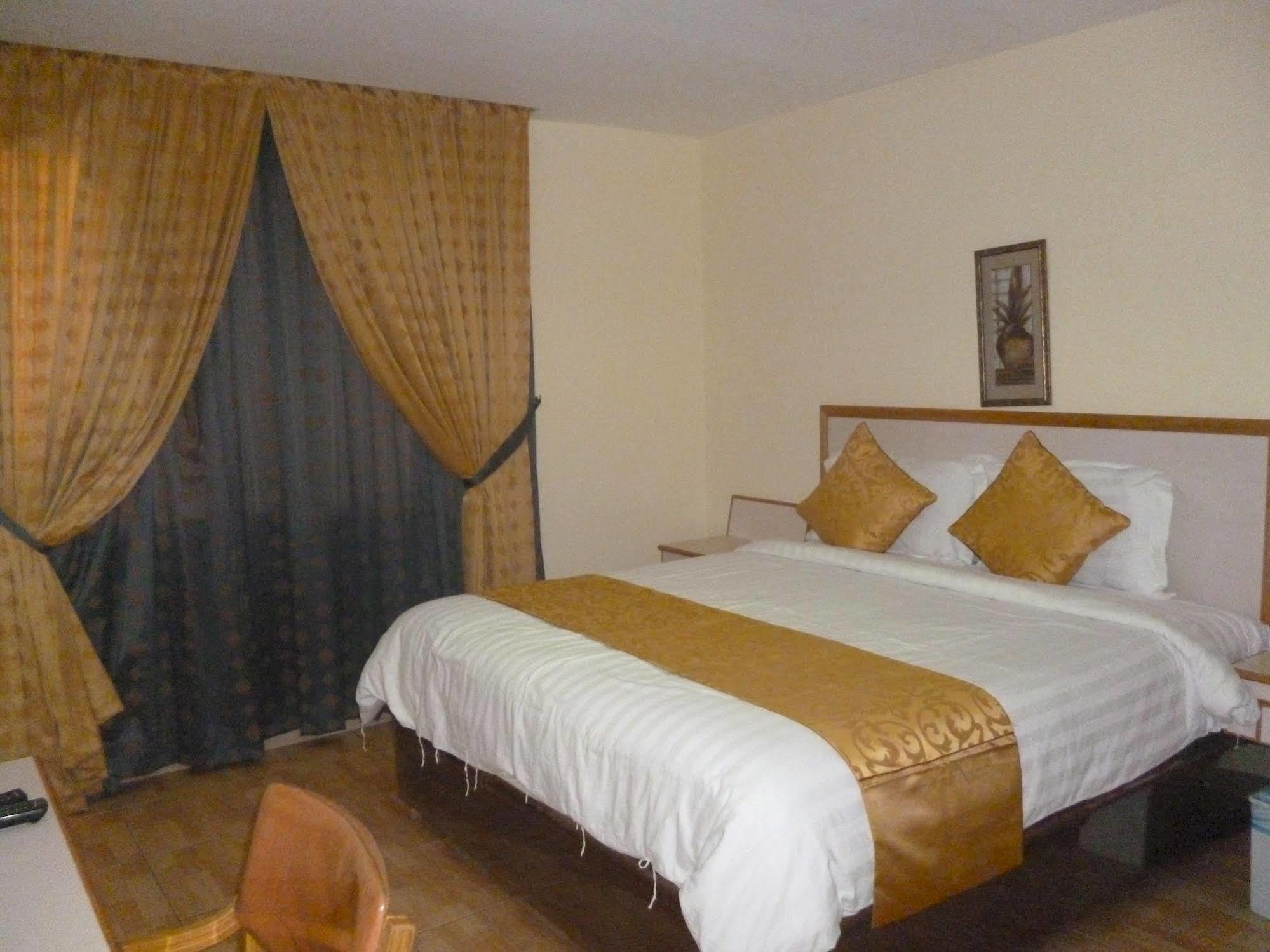 Mansour Plaza Hotel Apartments Dammam Bagian luar foto